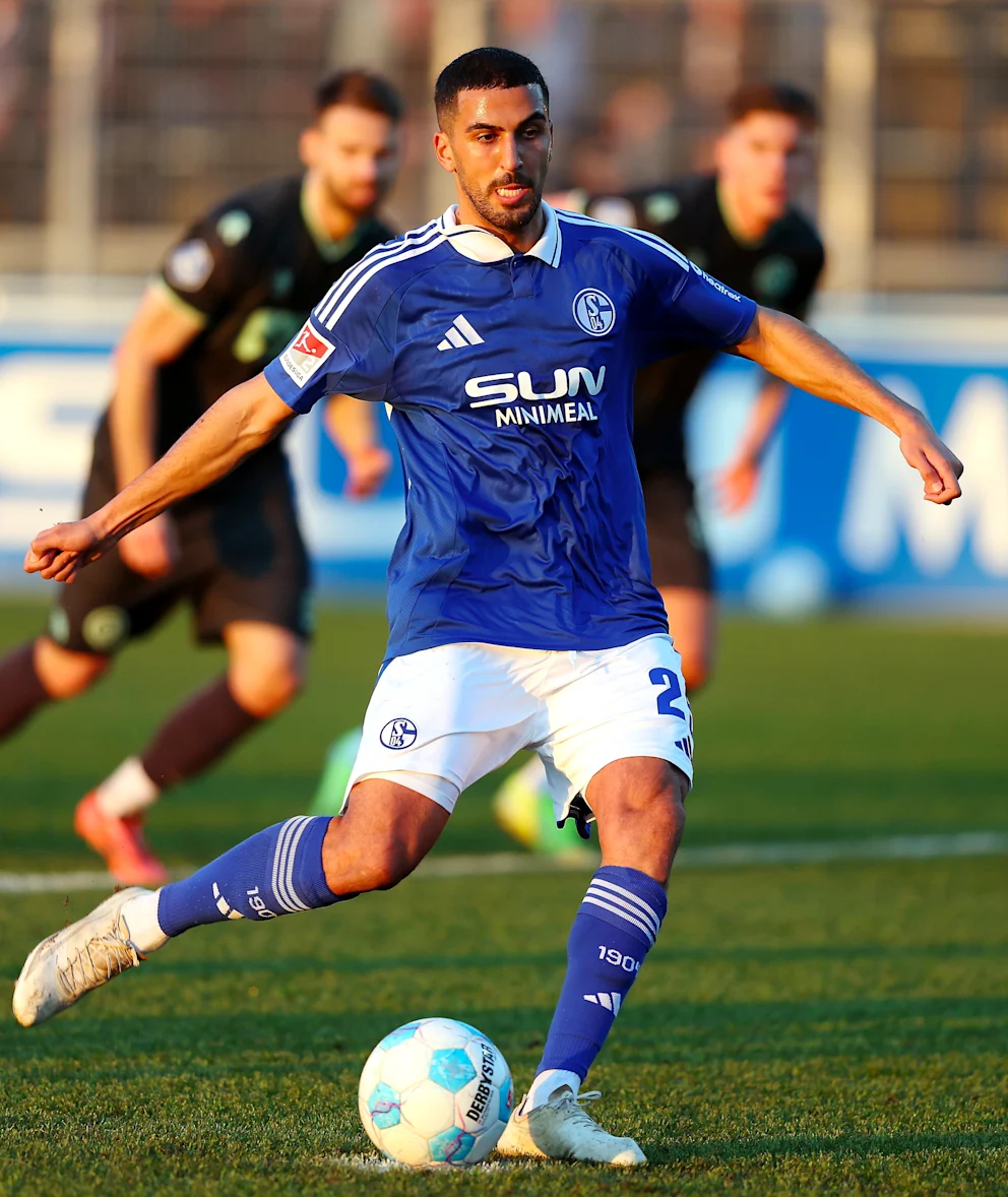 沙尔克各项赛事连败，降级危机加重