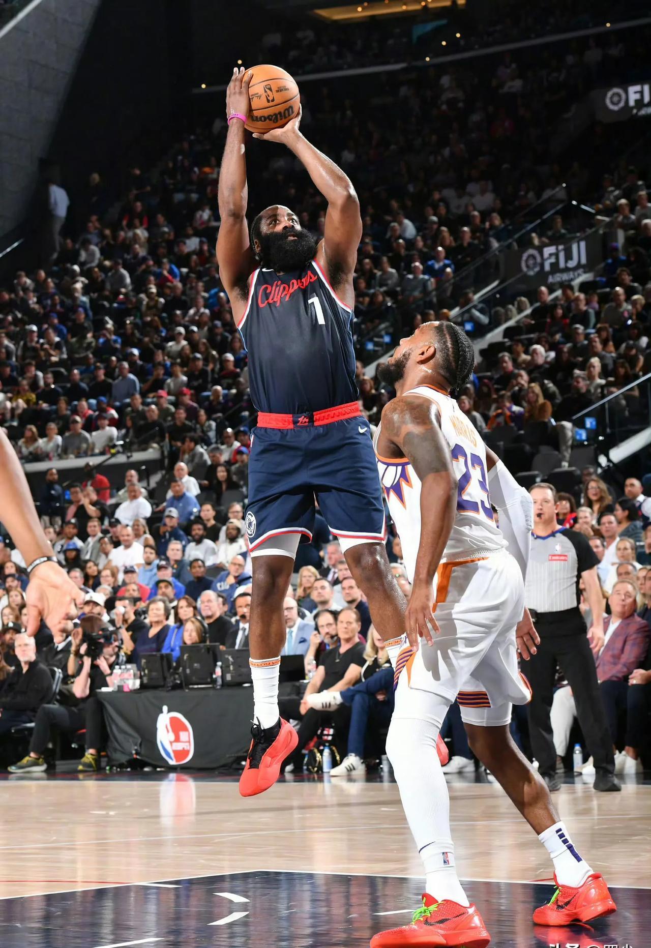 关于哈登加盟荷兰篮球联赛为球队带来进攻火力的信息