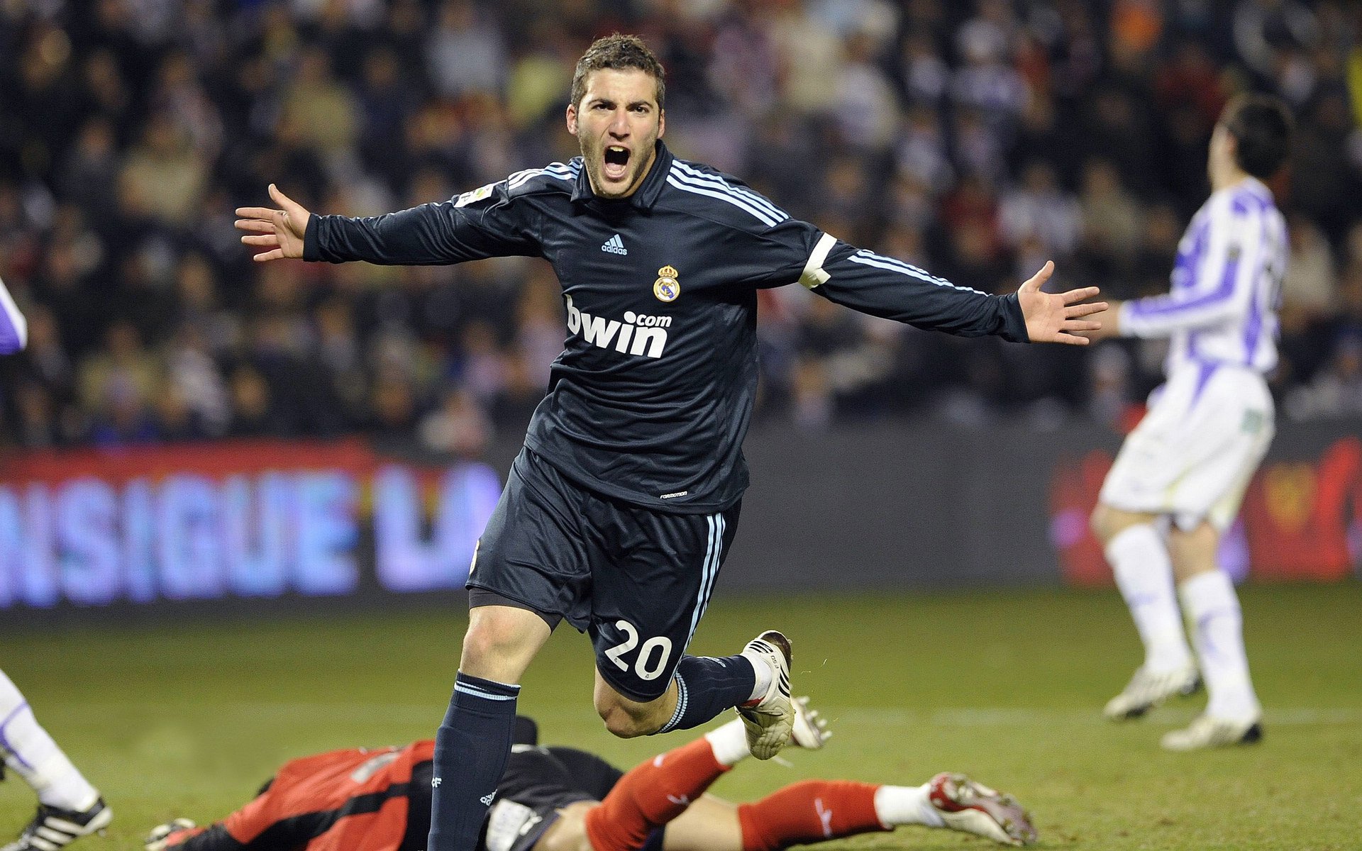 欧冠决赛焦点战启示录，湖人式末节发力，新疆队如何借鉴欧洲足球智慧？