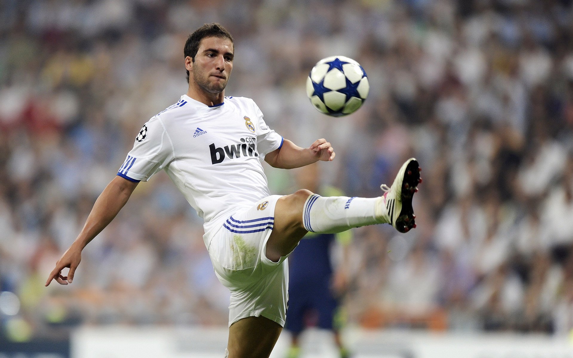 开云官网-双线奇迹，比利亚雷亚尔的北欧绝杀与若日尼奥的英超接管时刻